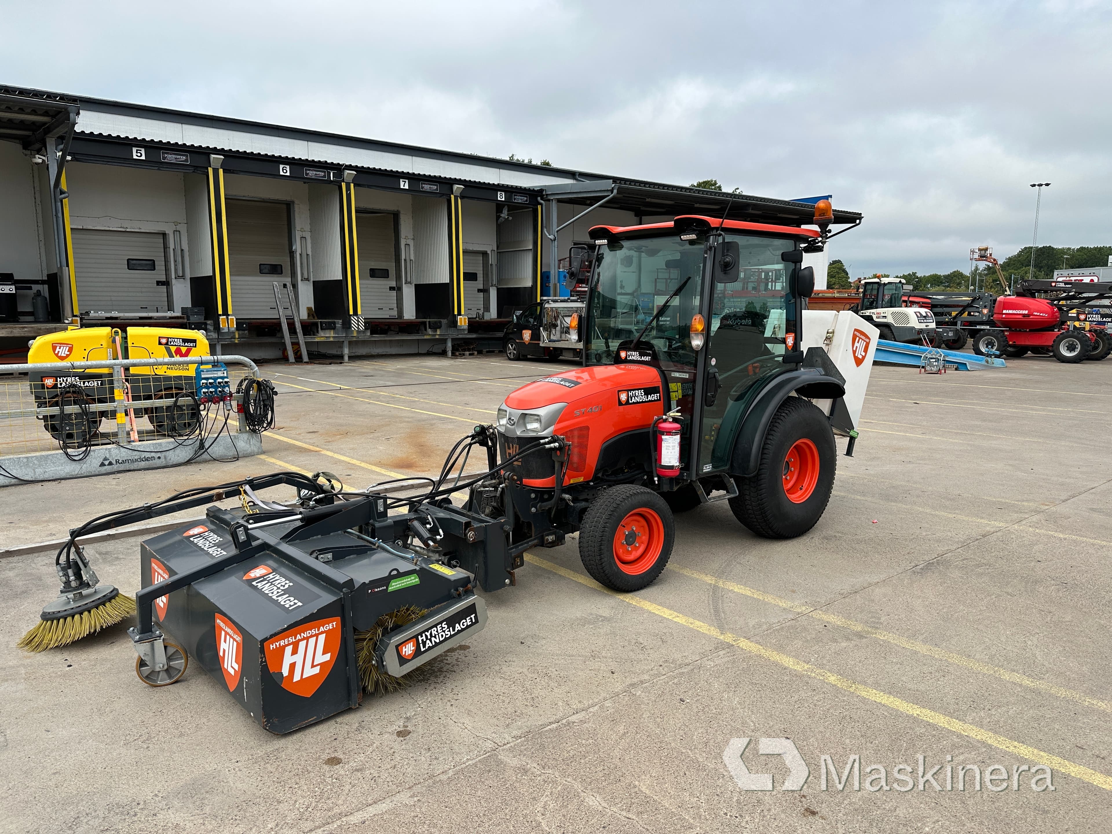 Traktor Kubota ST401 + Sopvals, Plog & sandspridare
