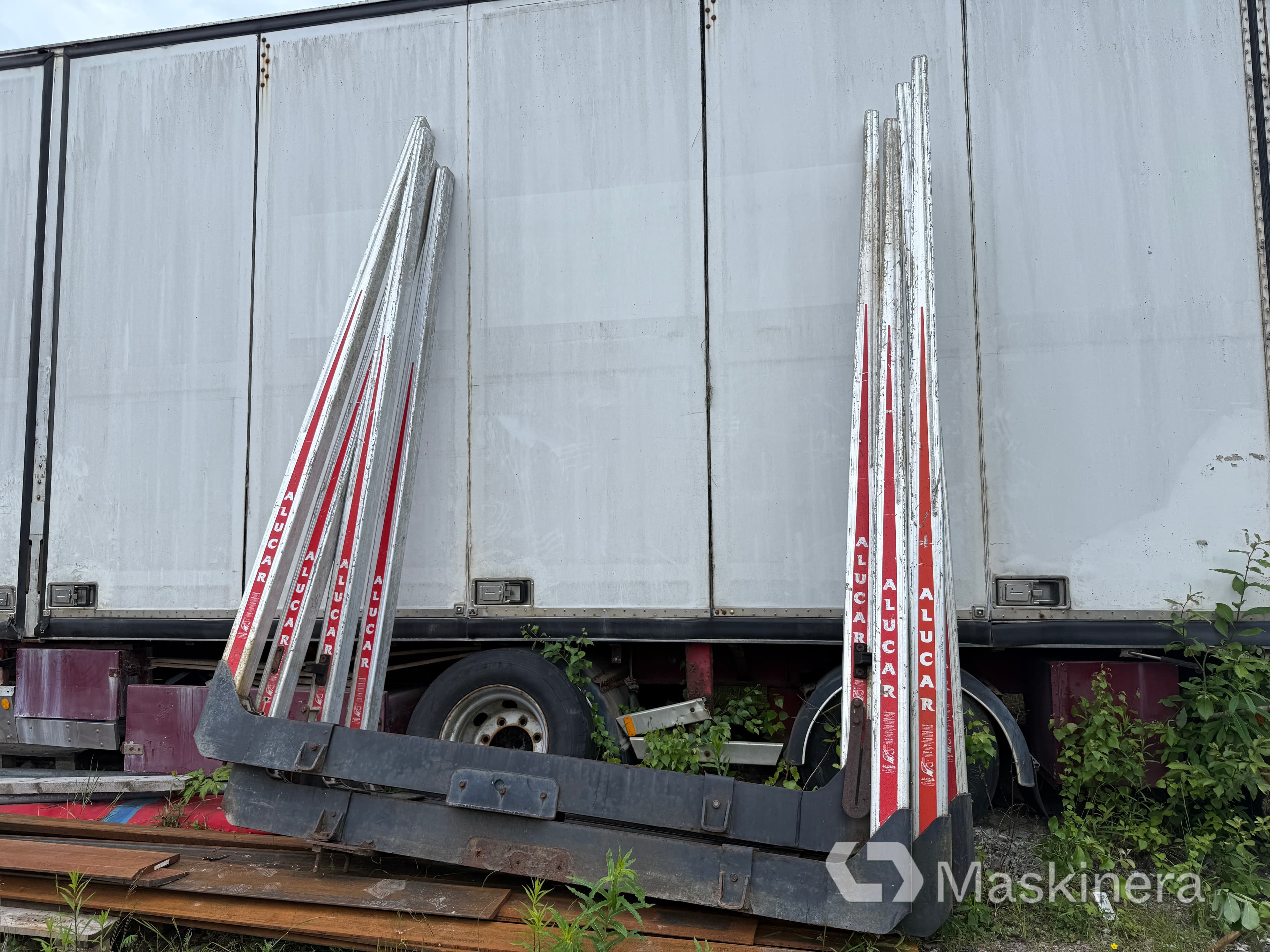 Bakskärmar/halvskärmar till hjullastare (L60)