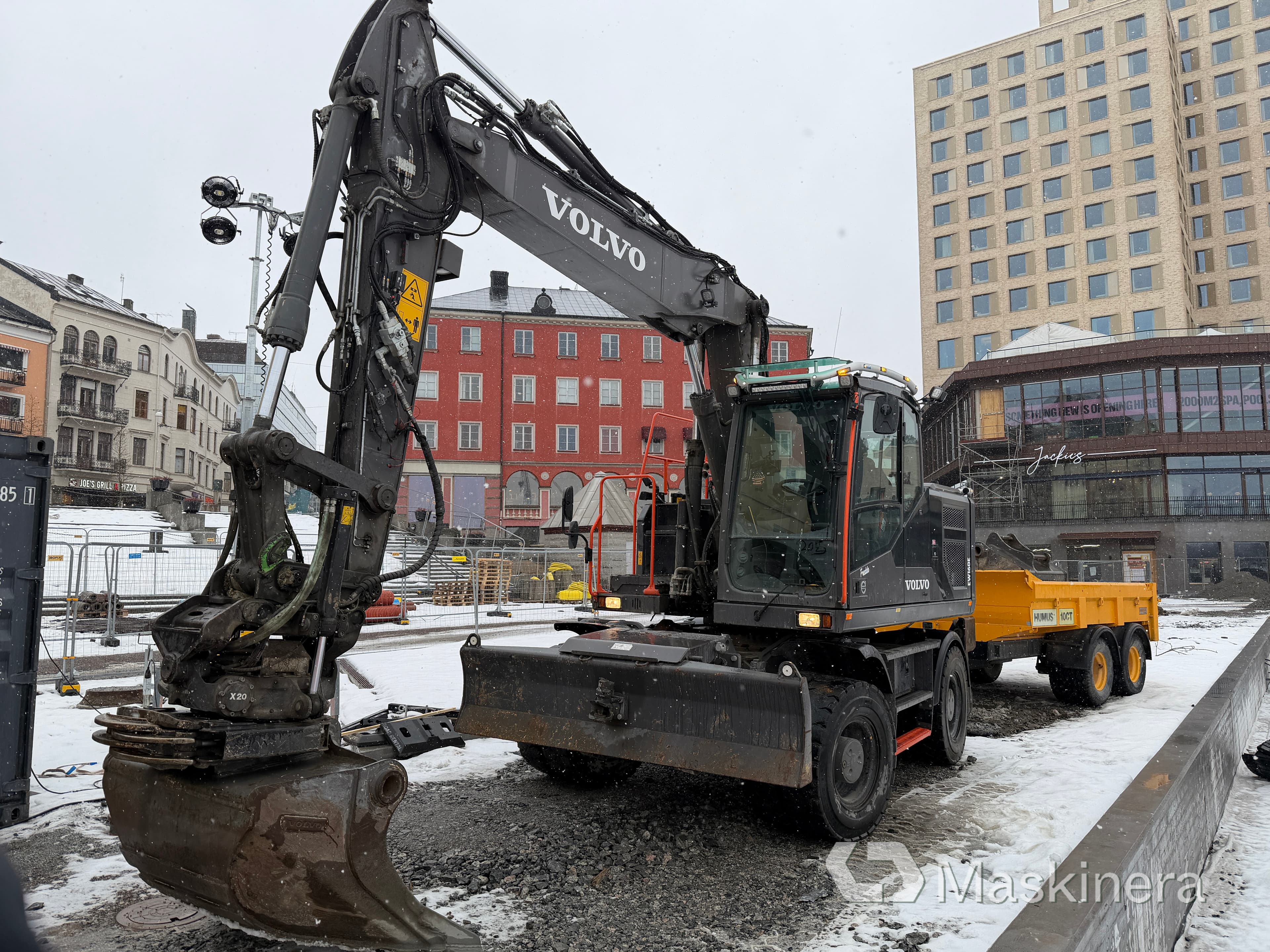 Hjulgrävare Volvo EW160E med tillbehör