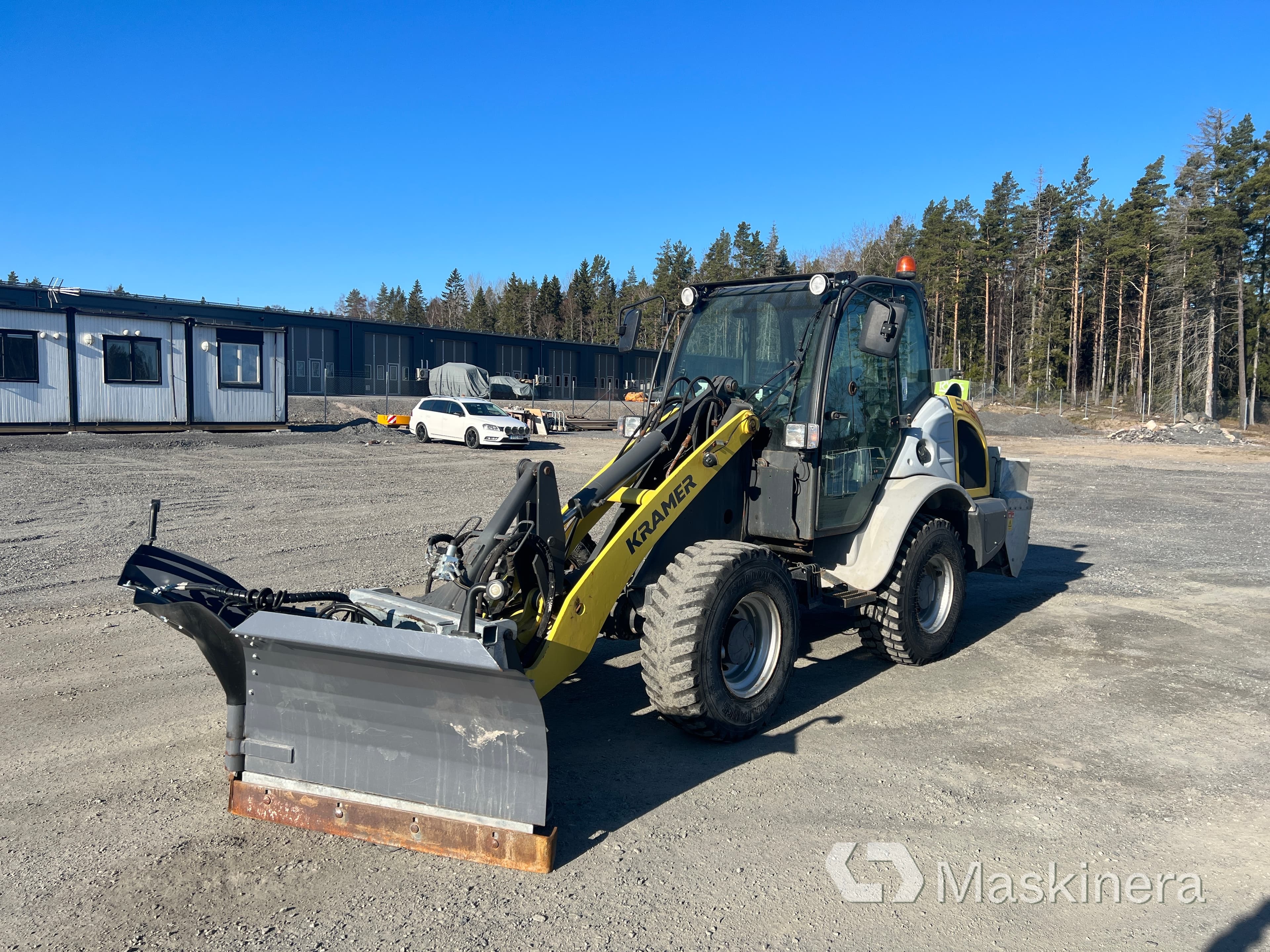 Lastmaskin Kramer 5085 med redskap