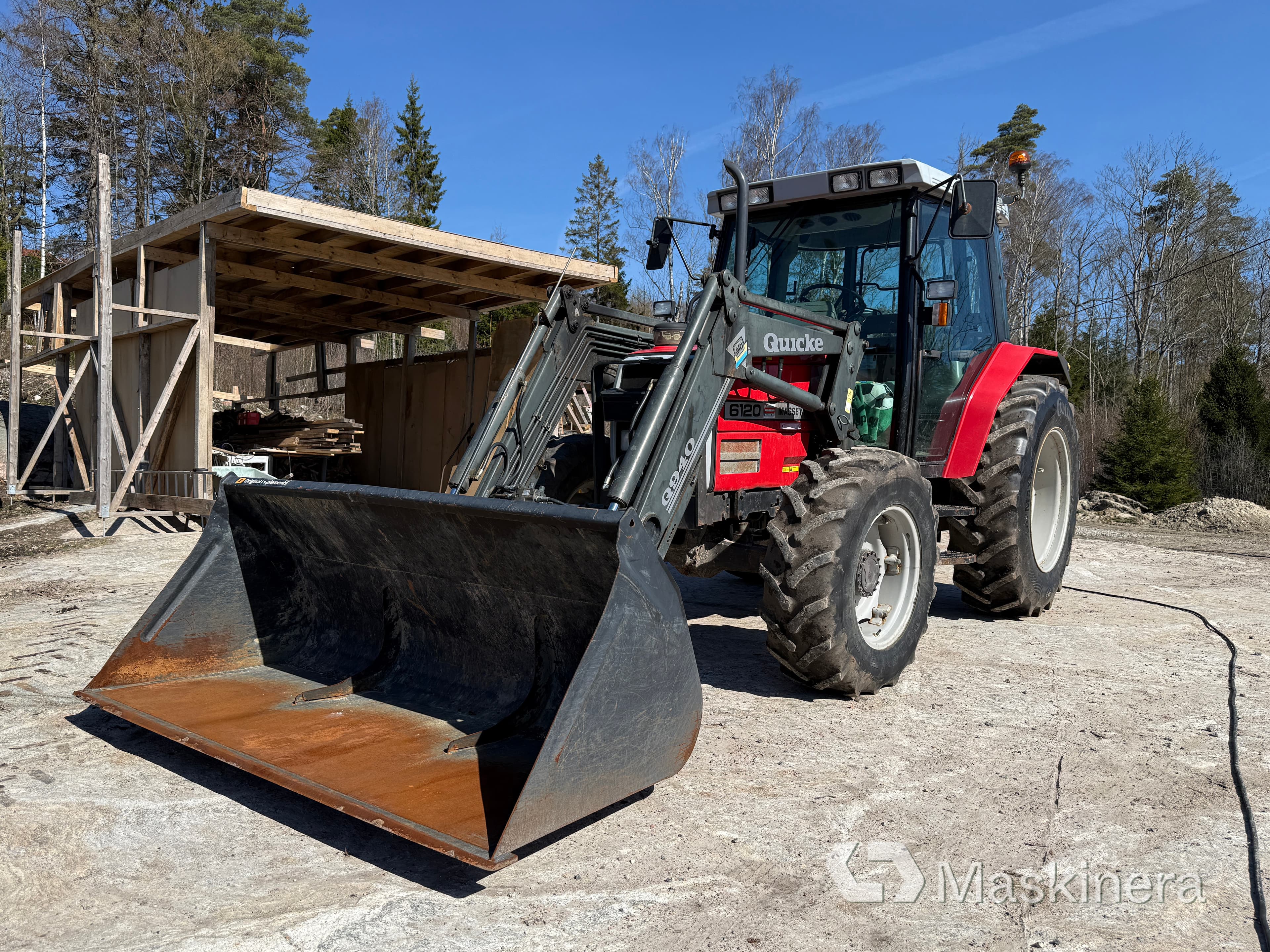Traktor Massey Ferguson 6120 4WD