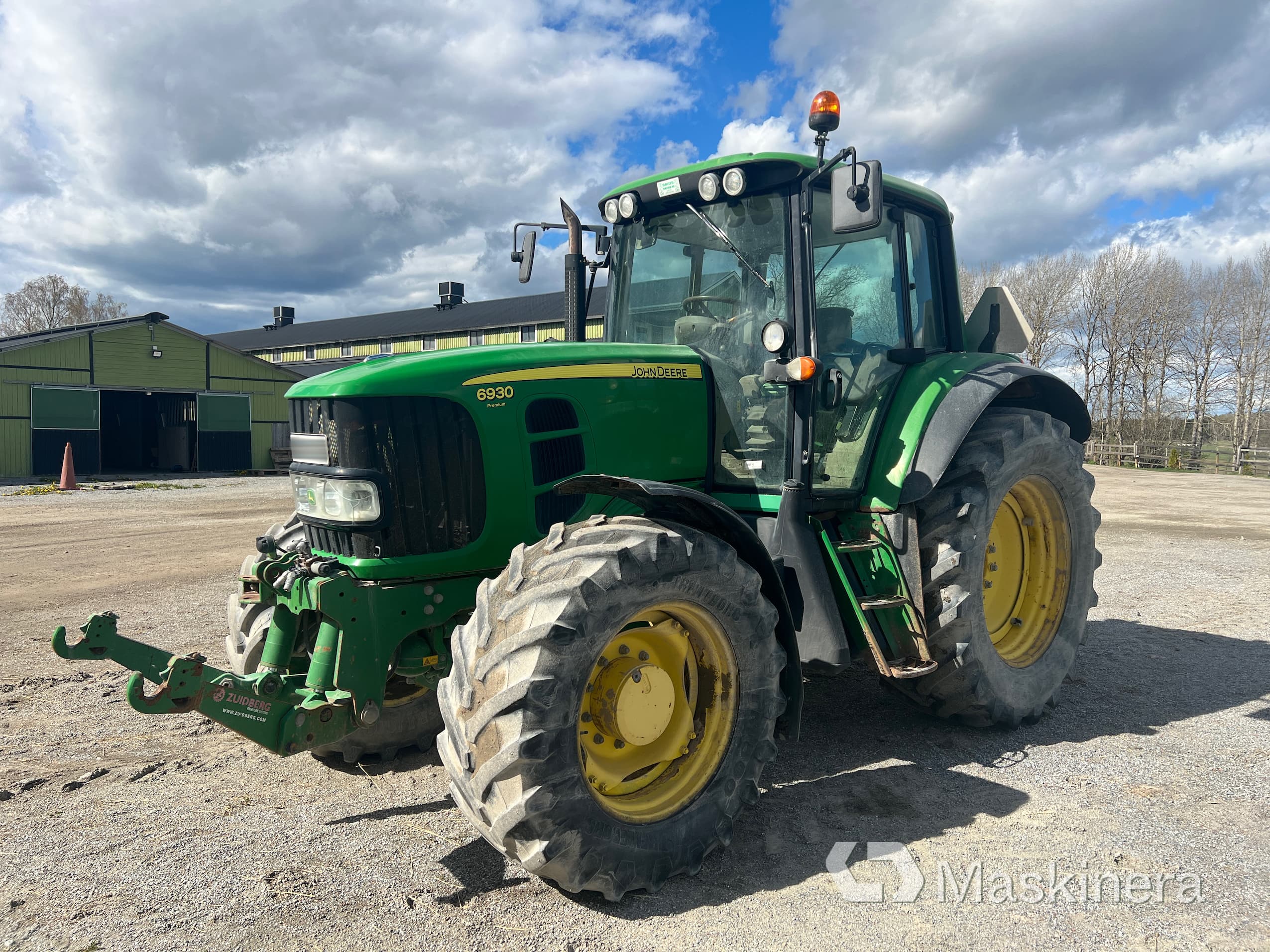 Traktor John Deere 6930 Premium med frontlyft