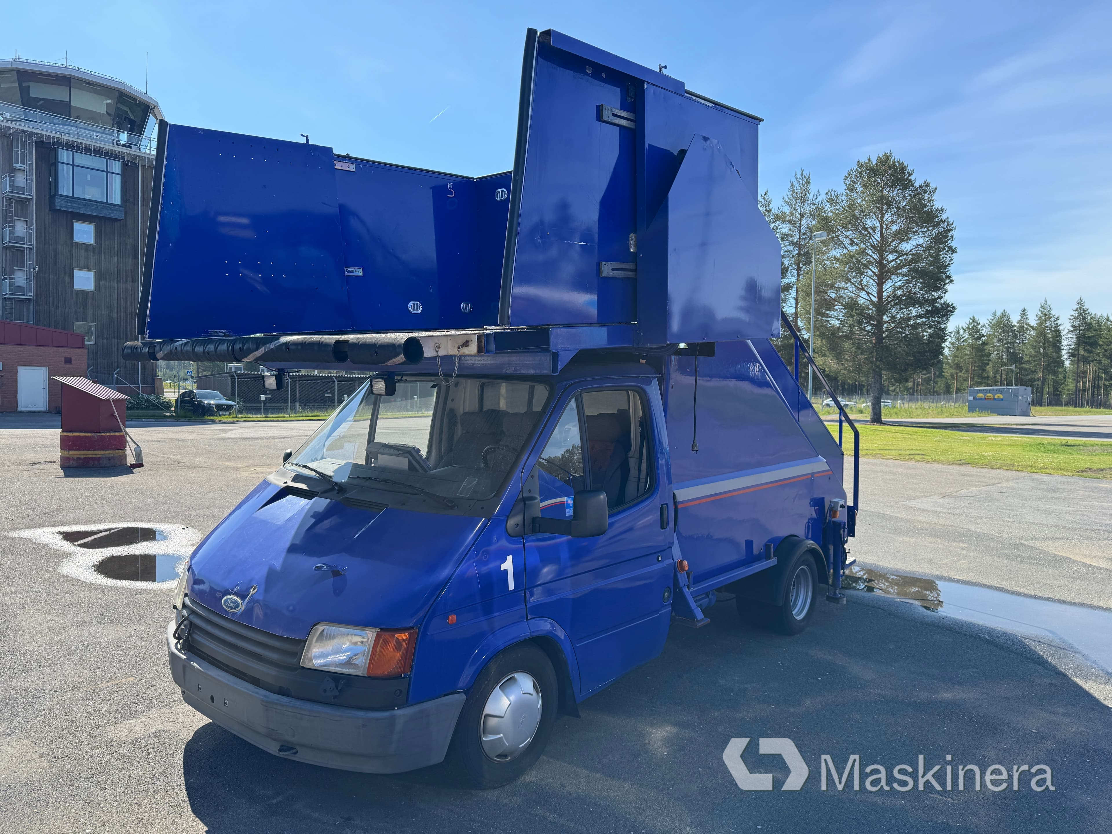 Trappbil Ford Transit TFGBHL