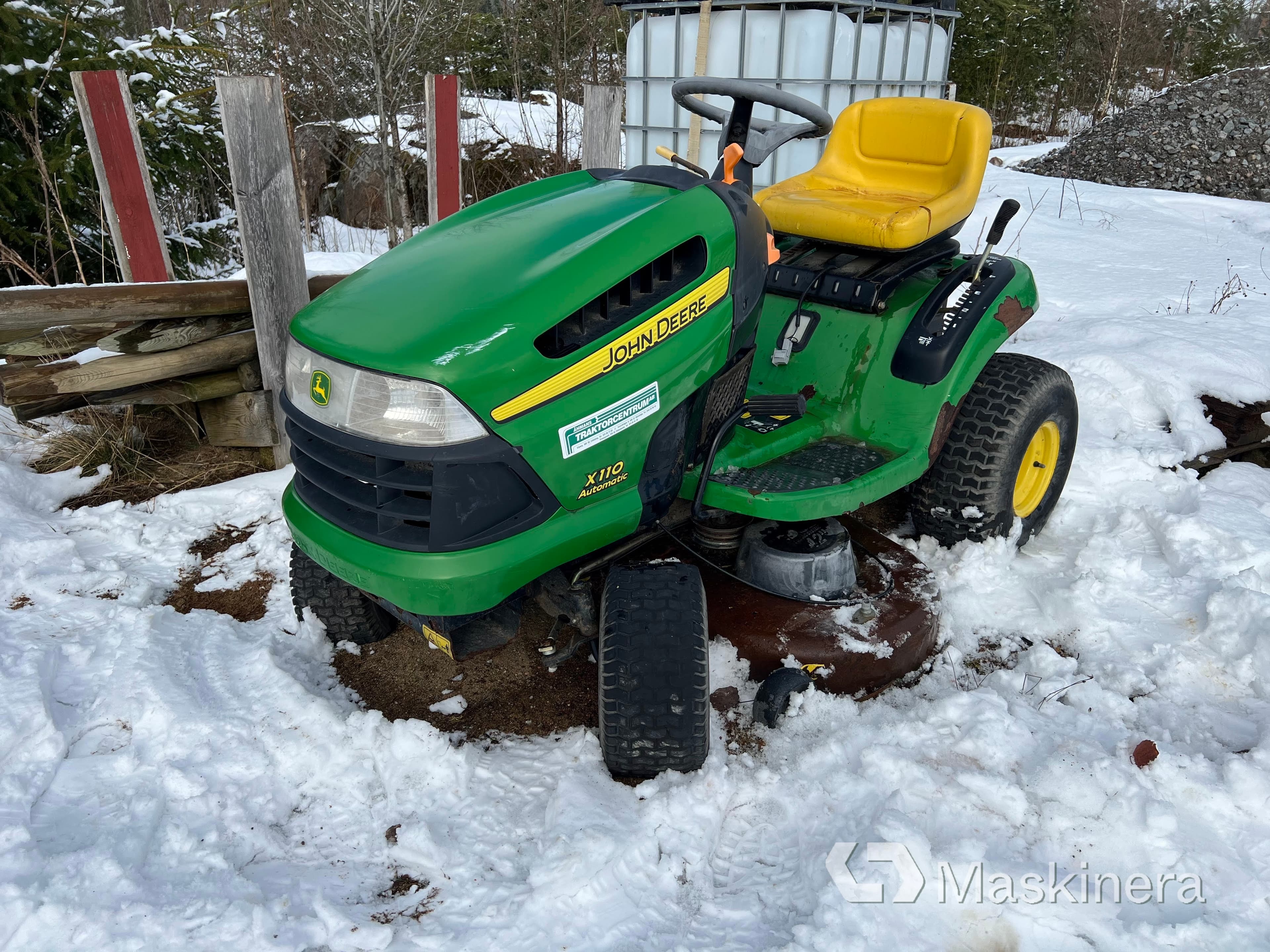 Gräsklippare John Deere X110, Repobjekt