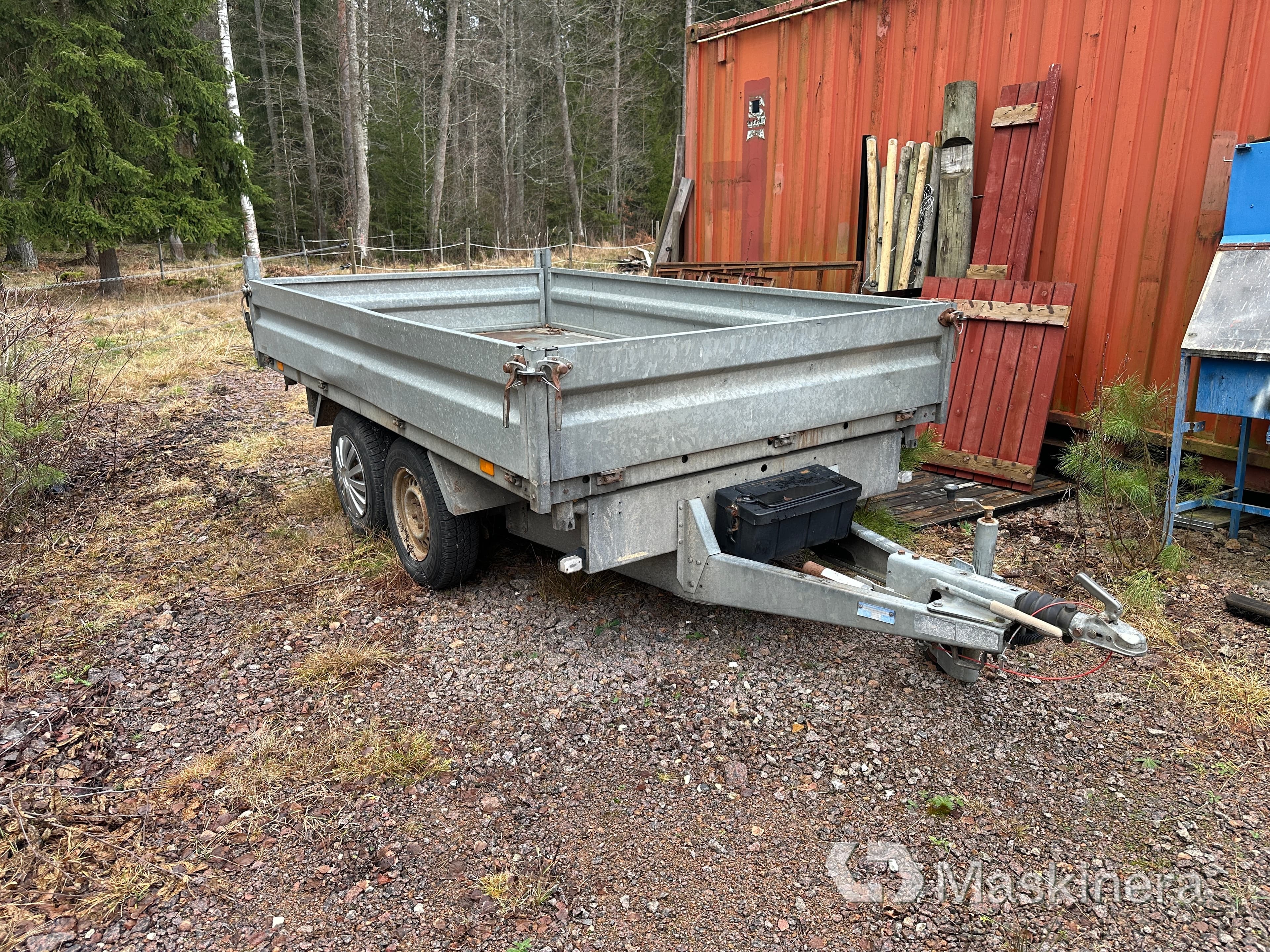 Tippsläp Thule TT2500B