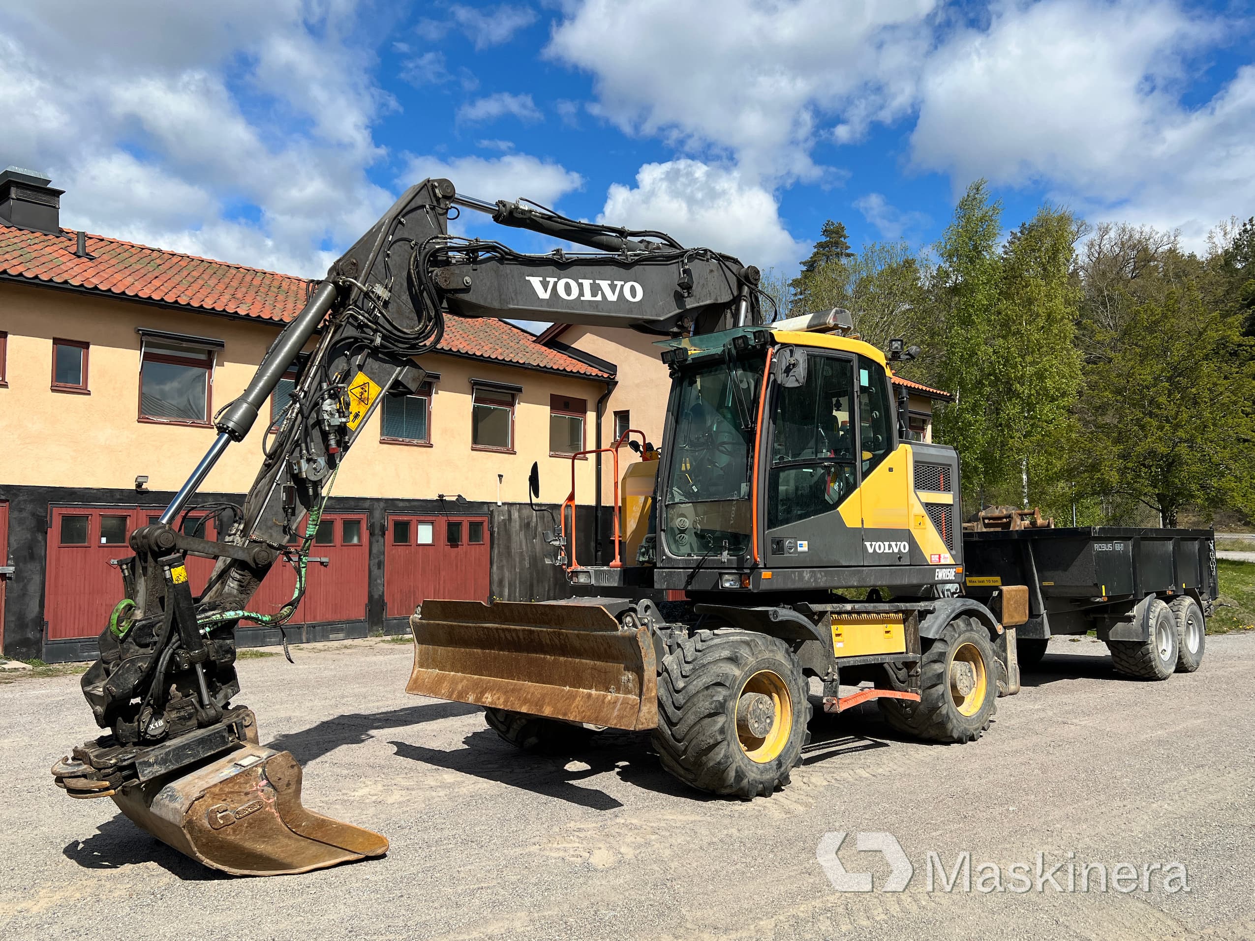 Hjulgrävare Volvo EWR150E med tillbehör