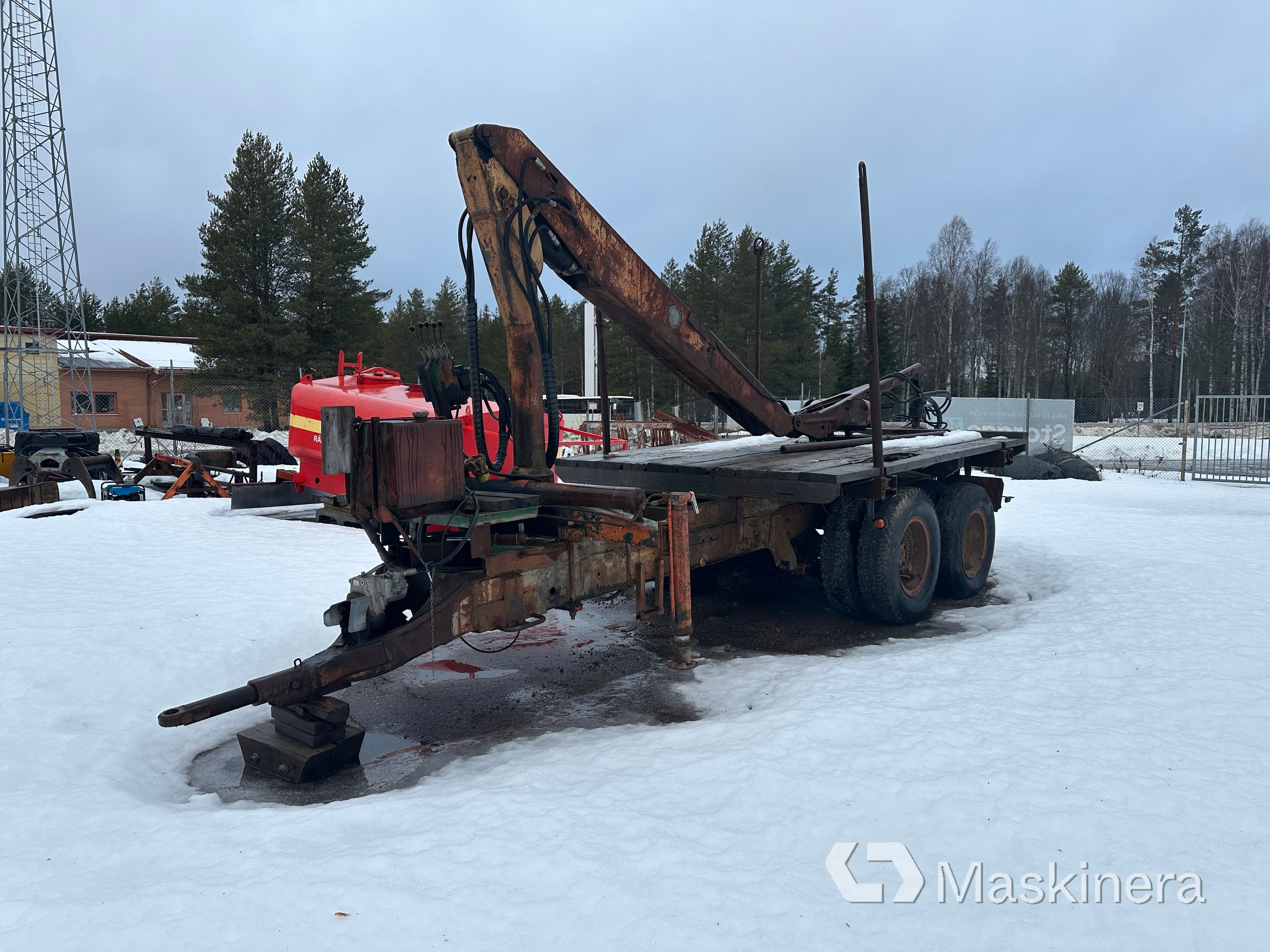 Timmervagn med Hiab kran