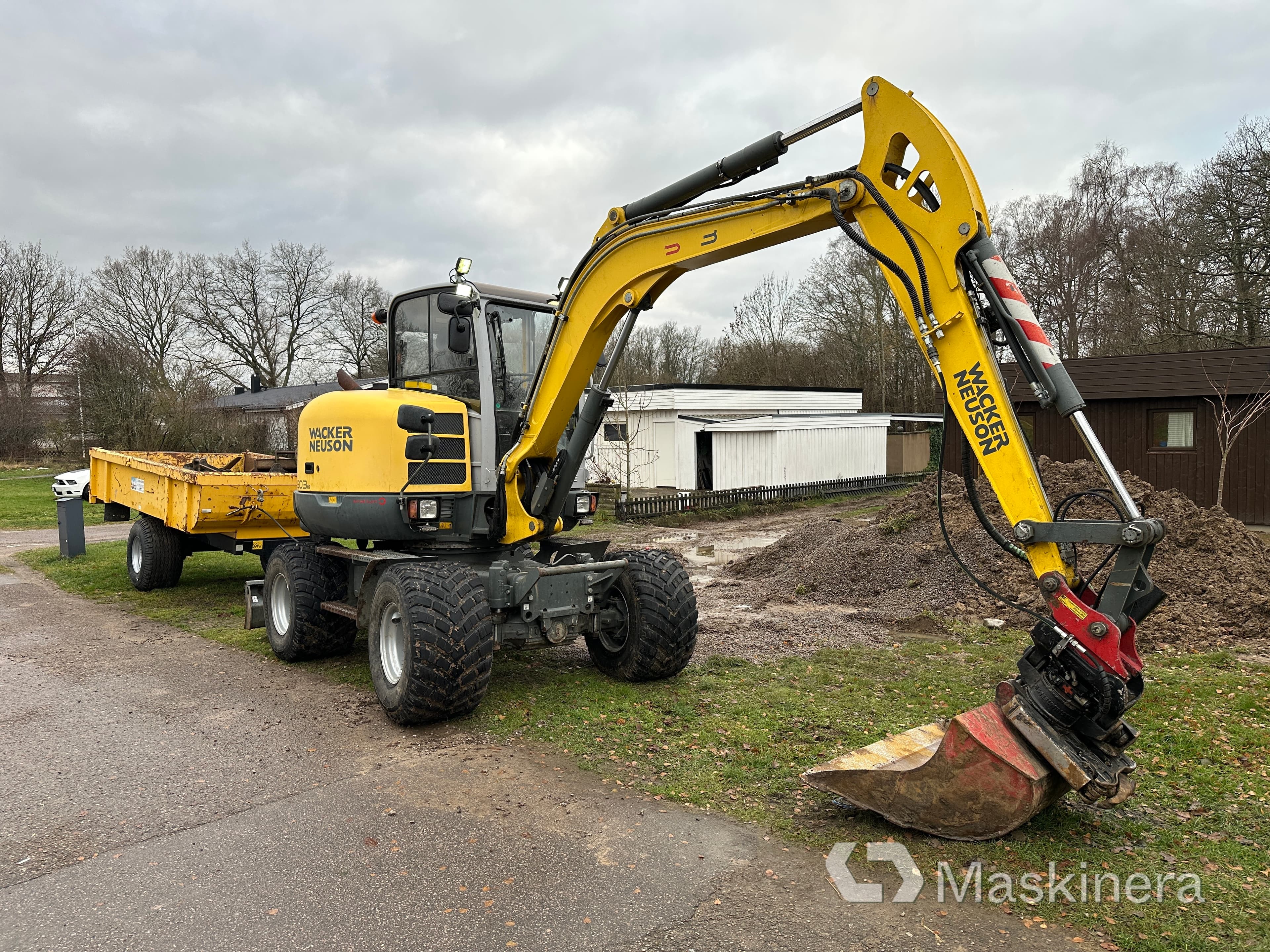 Hjulgrävare Wacker Neuson 6503-2 med vagn & redskap