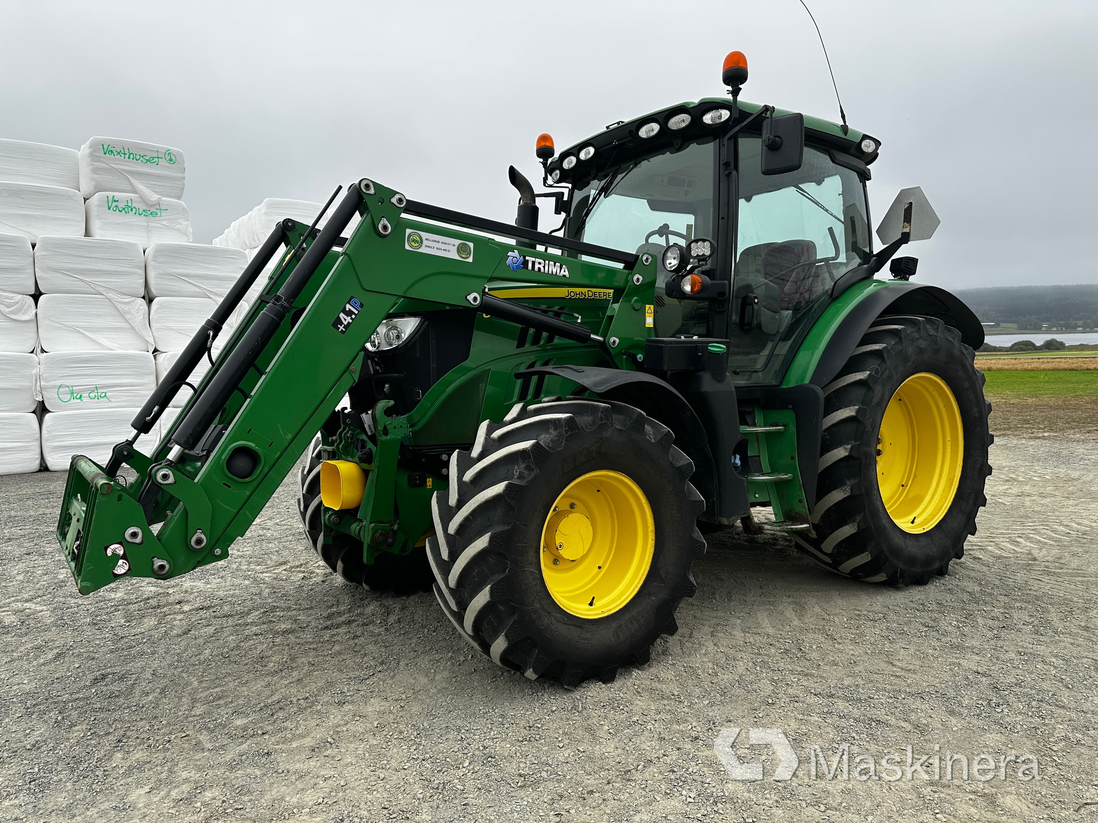 Traktor John Deere 6120R