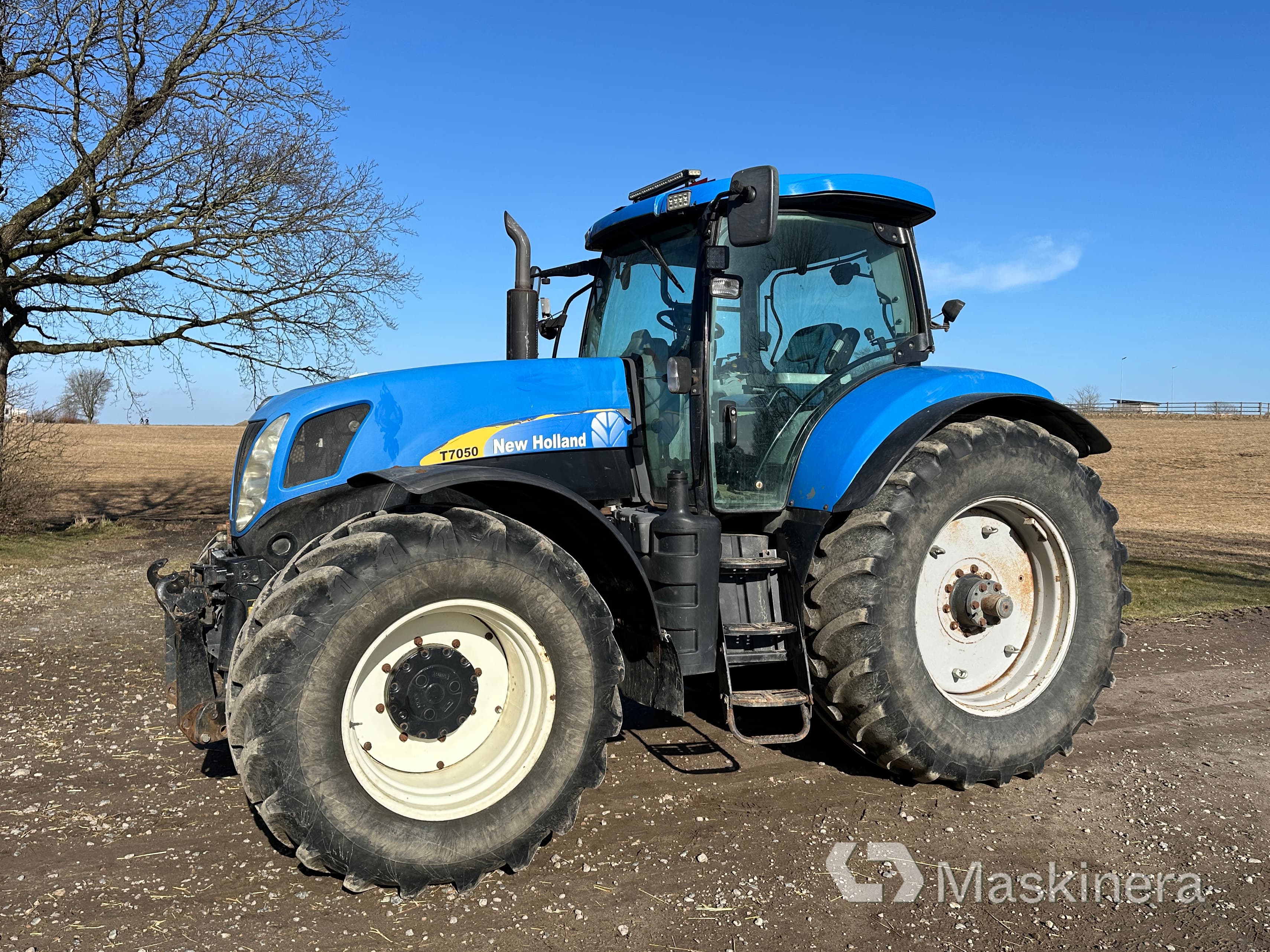 Traktor New Holland T7050