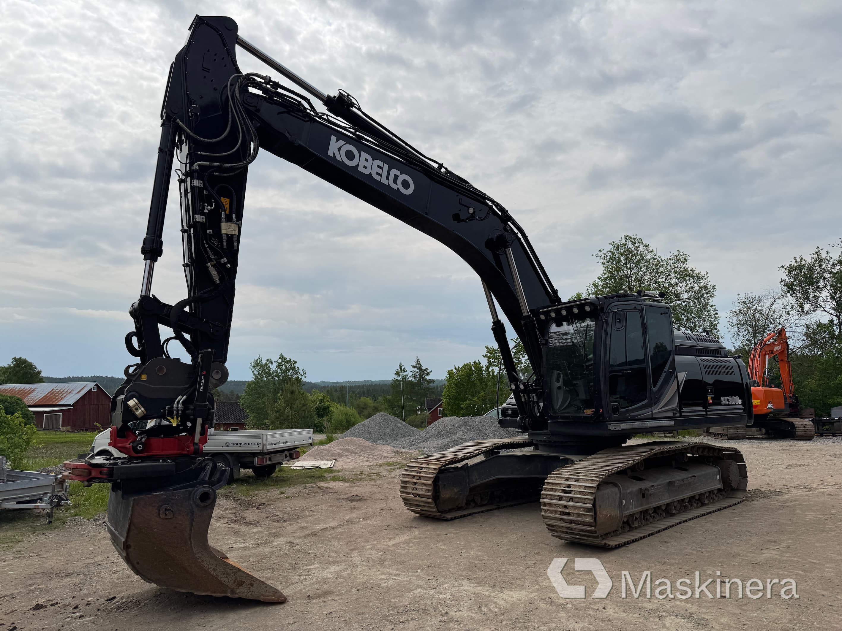 Grävmaskin Kobelco SK300LC med redskap