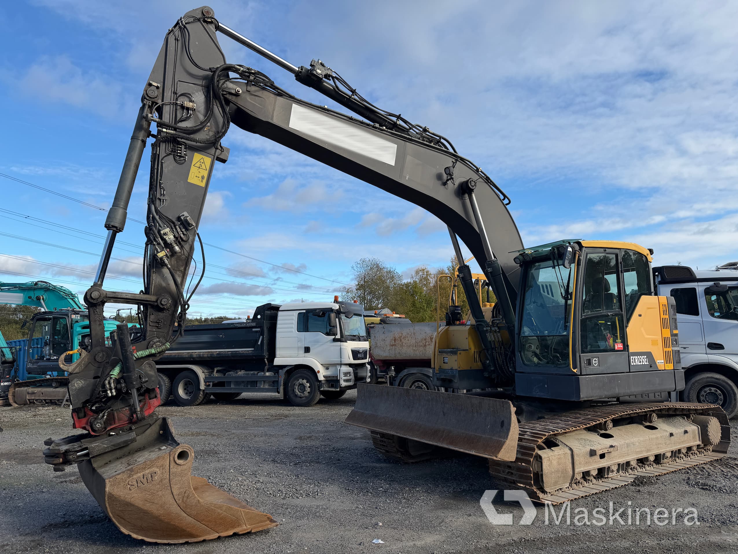 Grävmaskin Vovlo ECR235EL