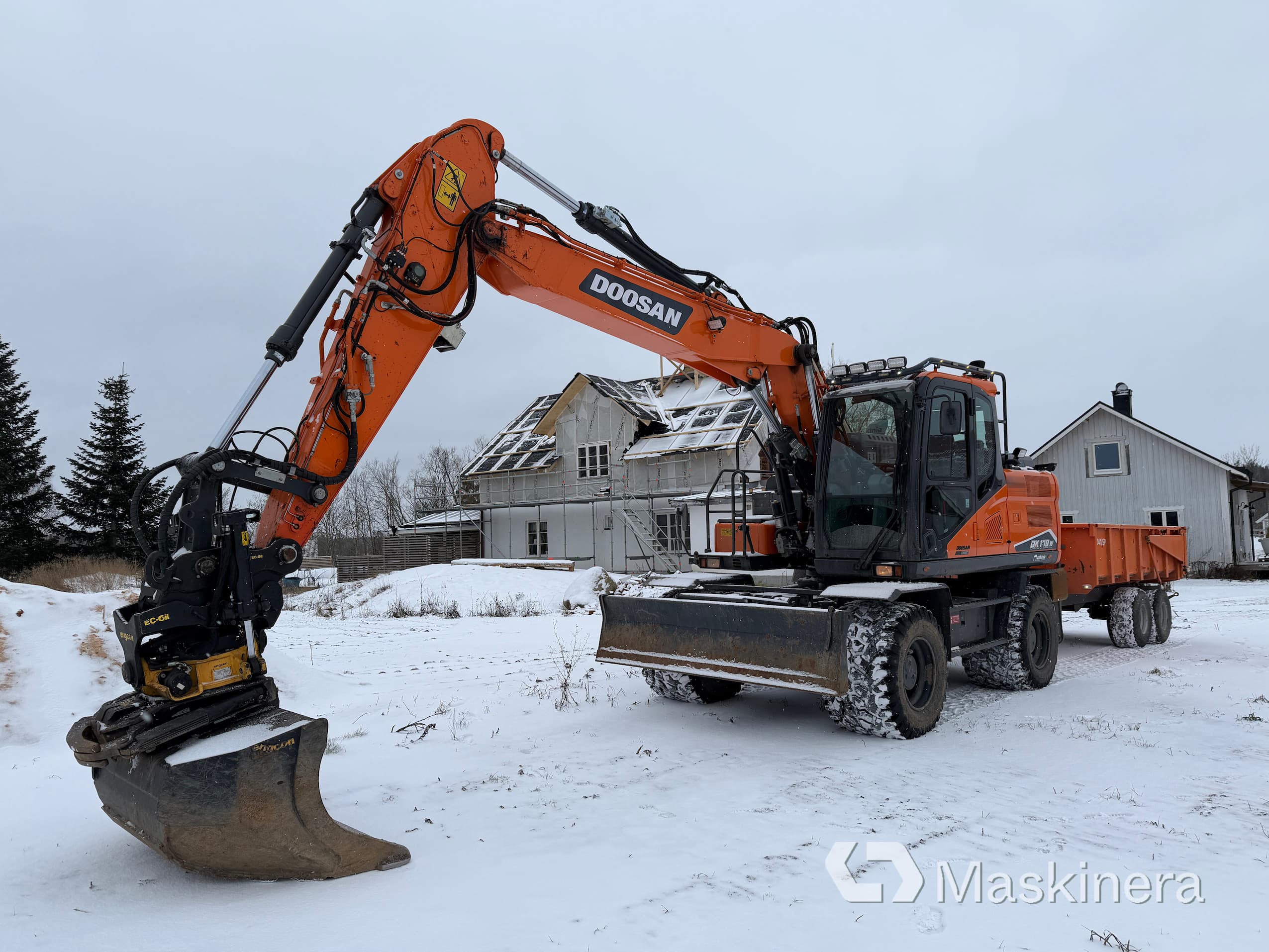 Hjulgrävare Doosan DX170W-7 med vagn & redskap