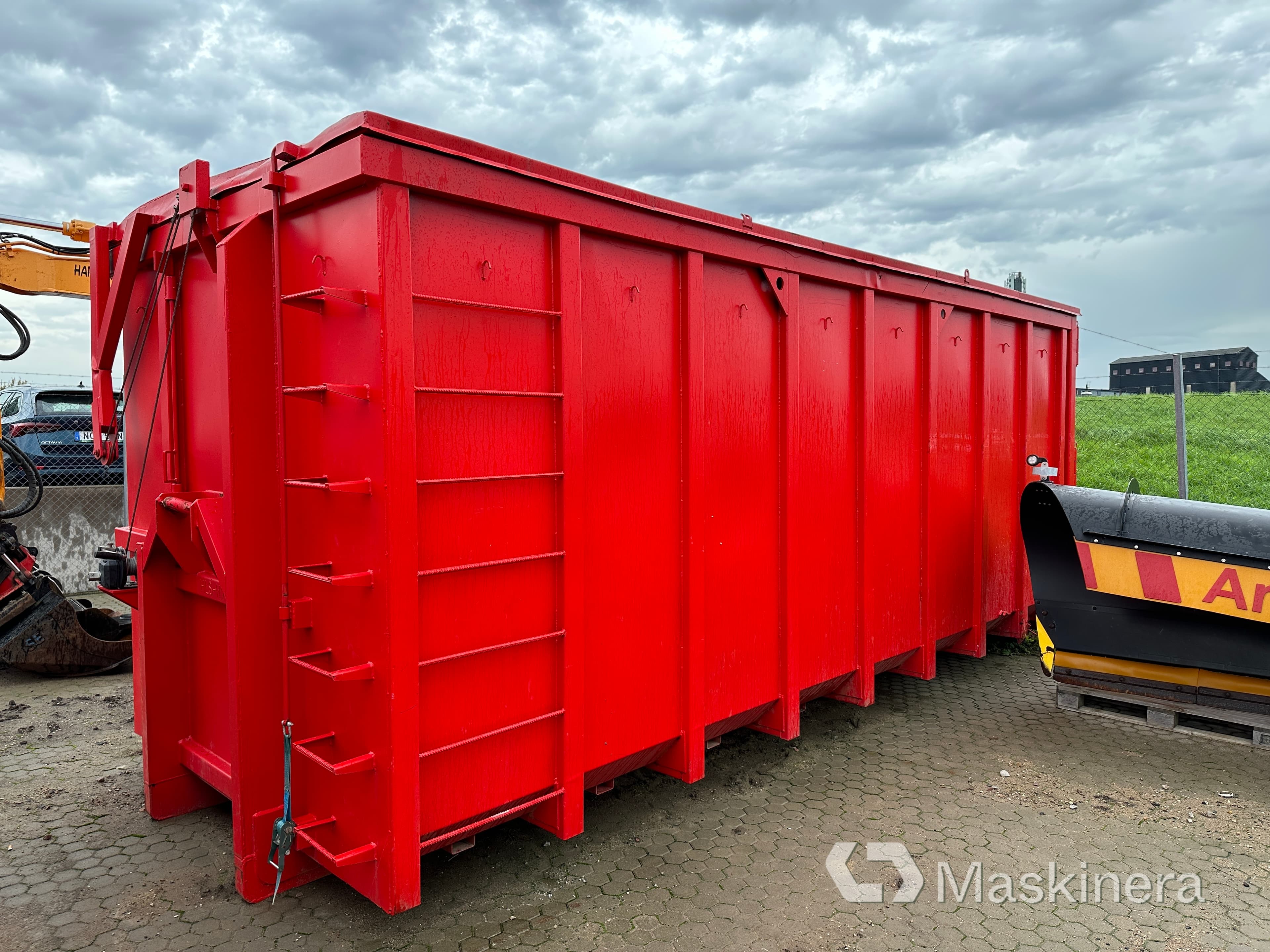 Lastväxlar container 35 m3 med tak