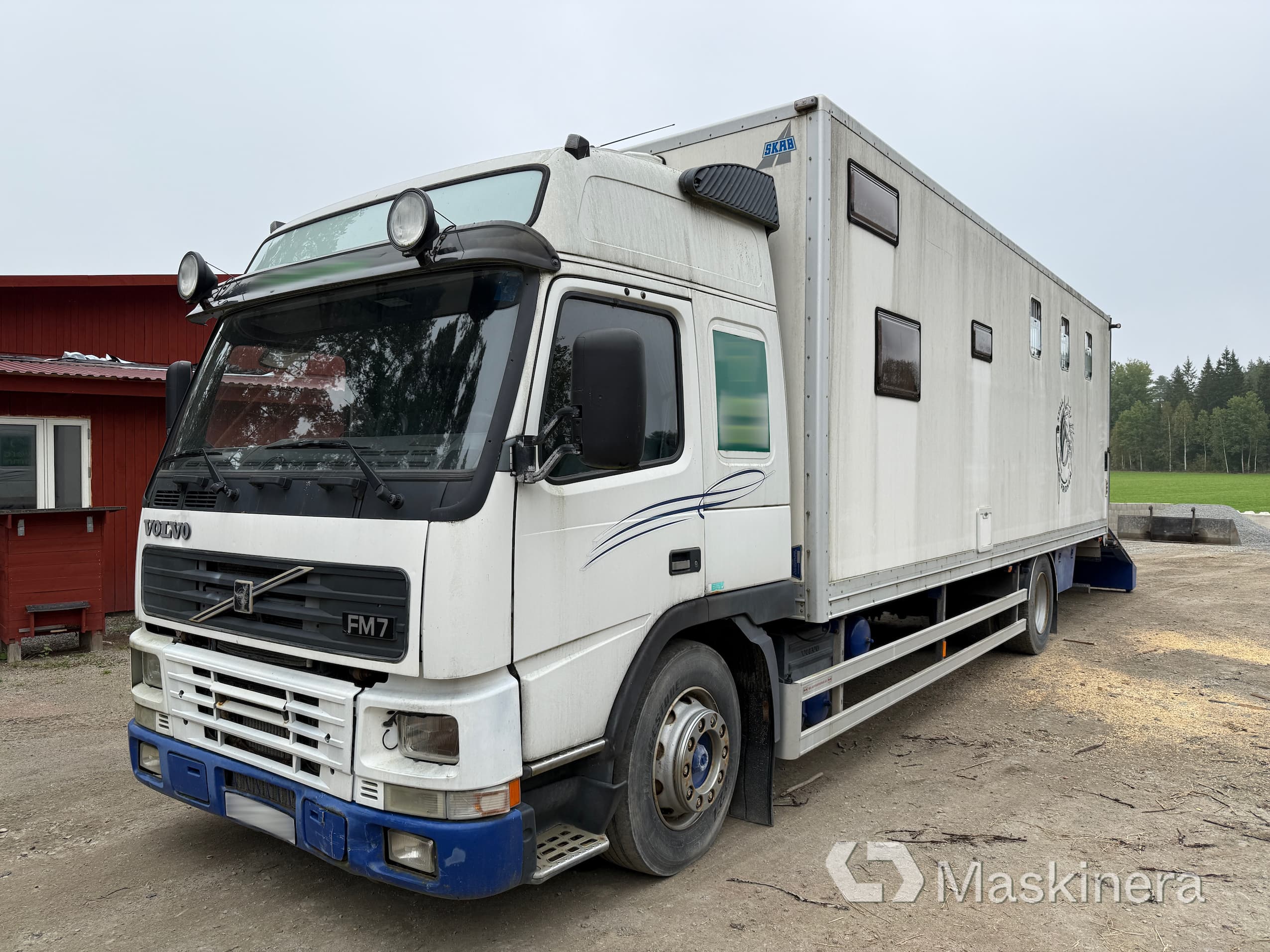 Hästlastbil Volvo FM7 4X2