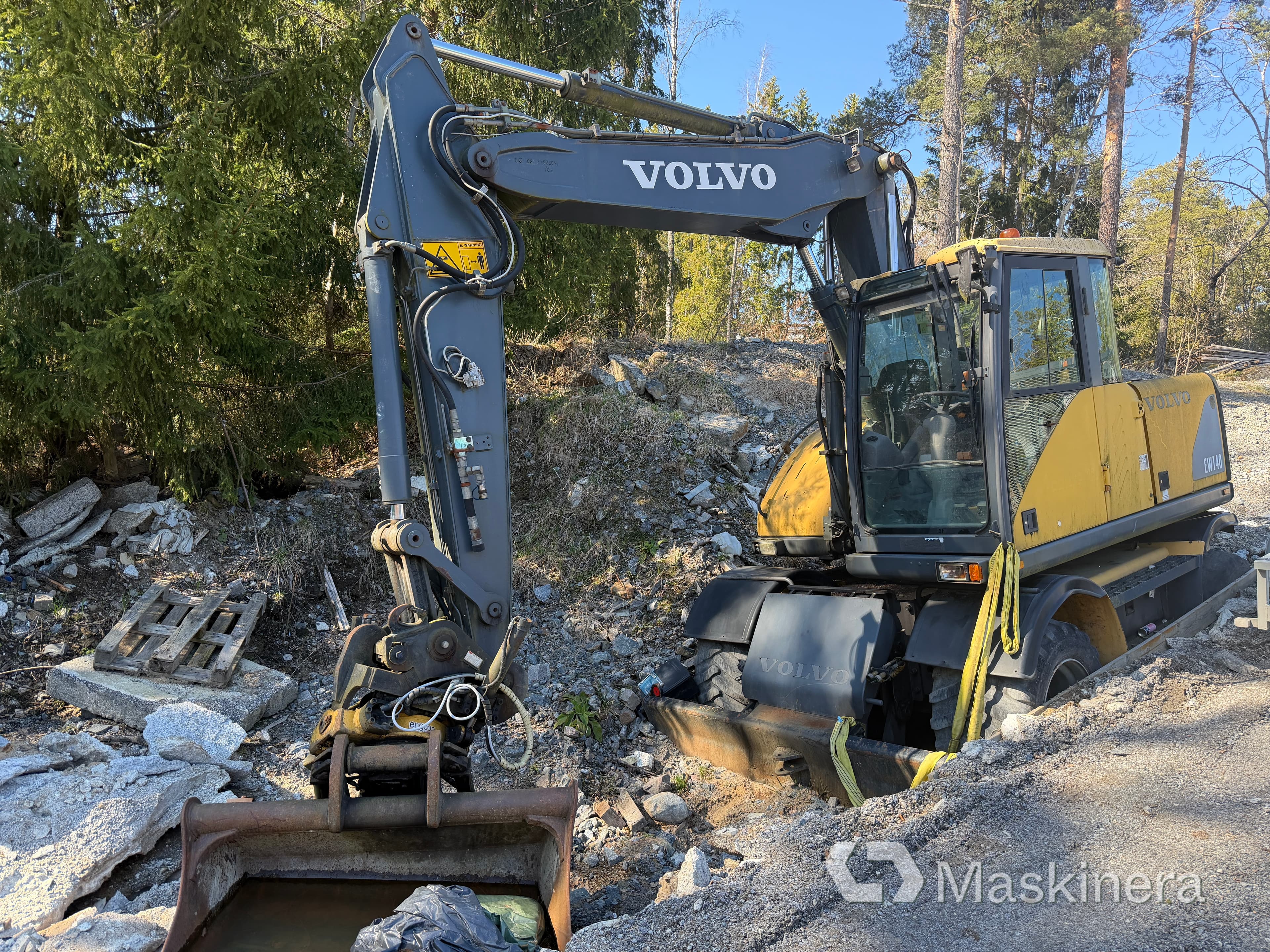 Hjulgrävare Volvo EW140 Reparationsobjekt