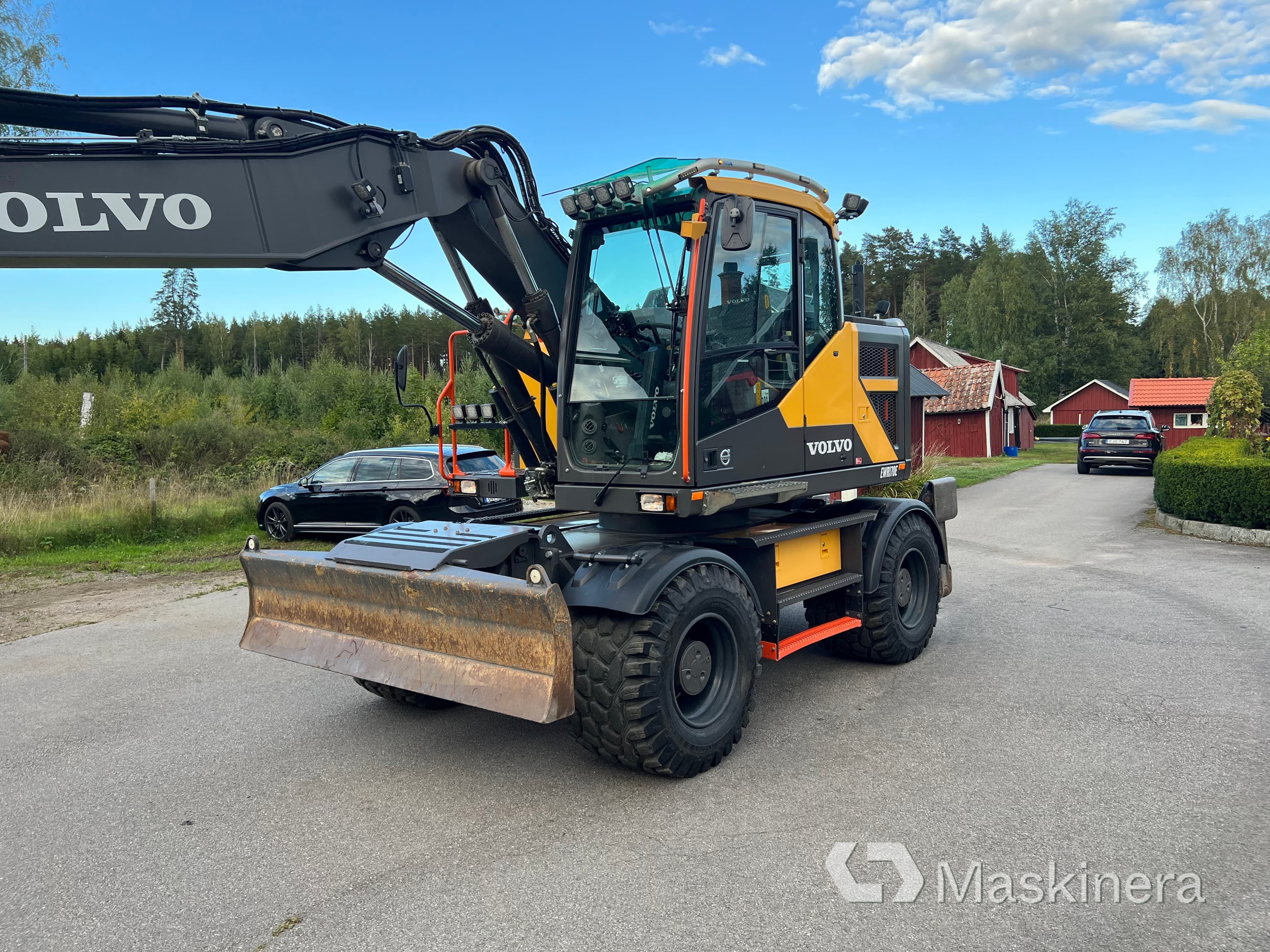 Hjulgrävare Volvo EWR170E med Vagn + 12 Redskap