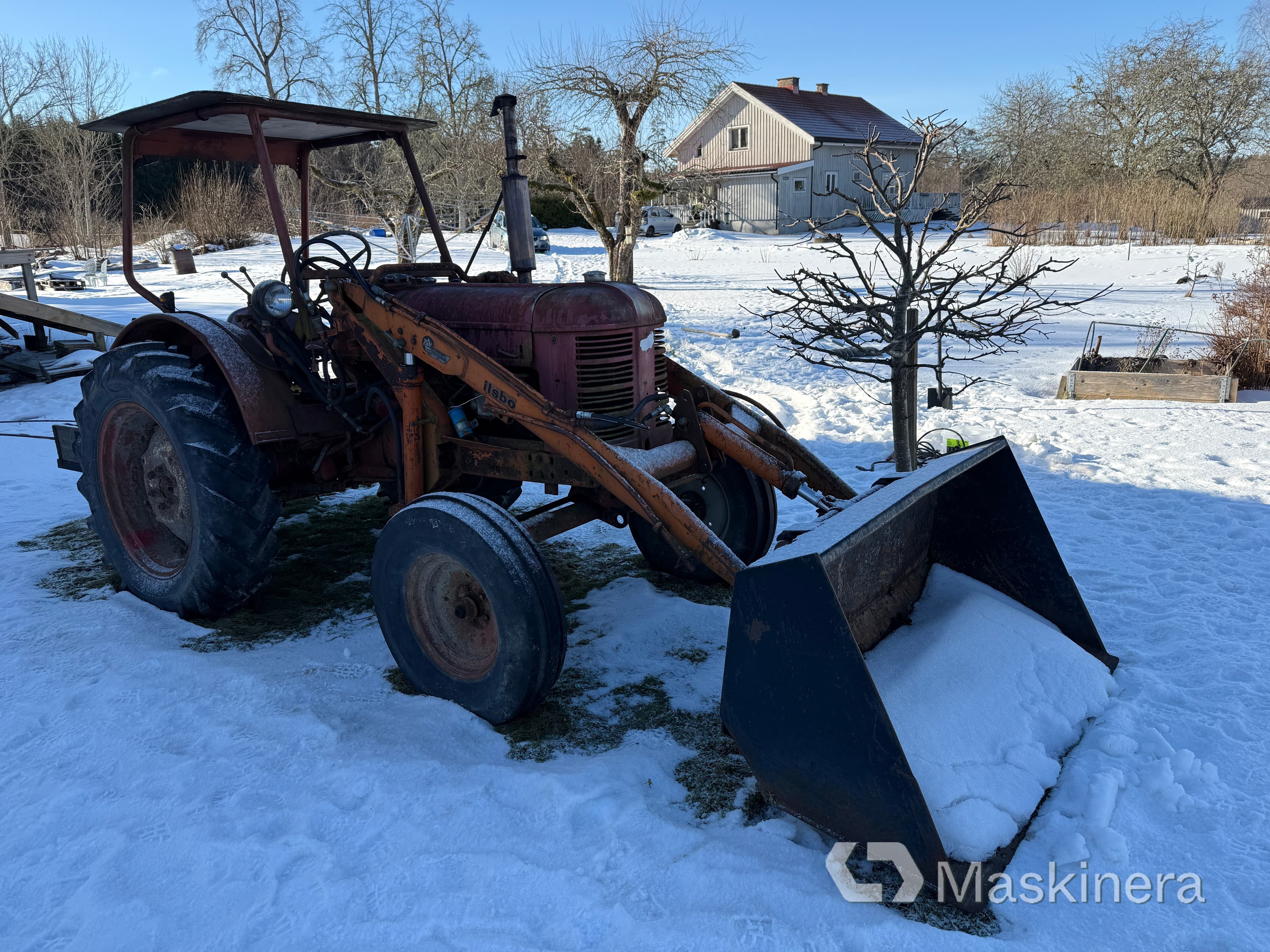 Traktor Volvo T25 + Tillbehör