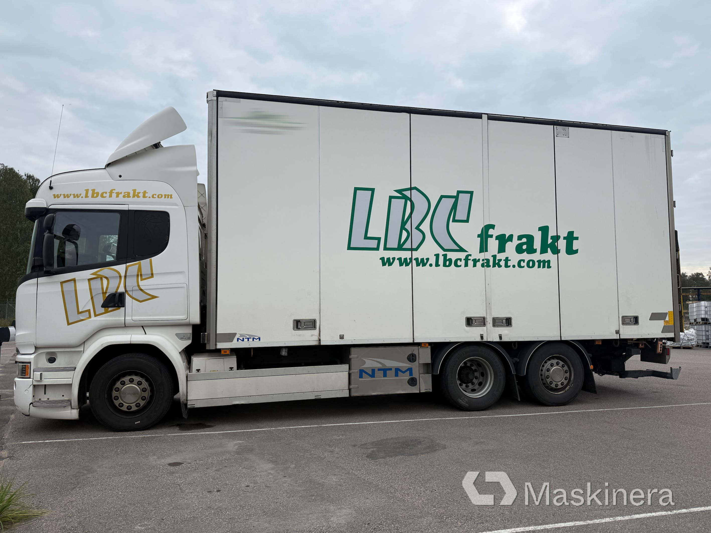 Skåpbil Scania R520