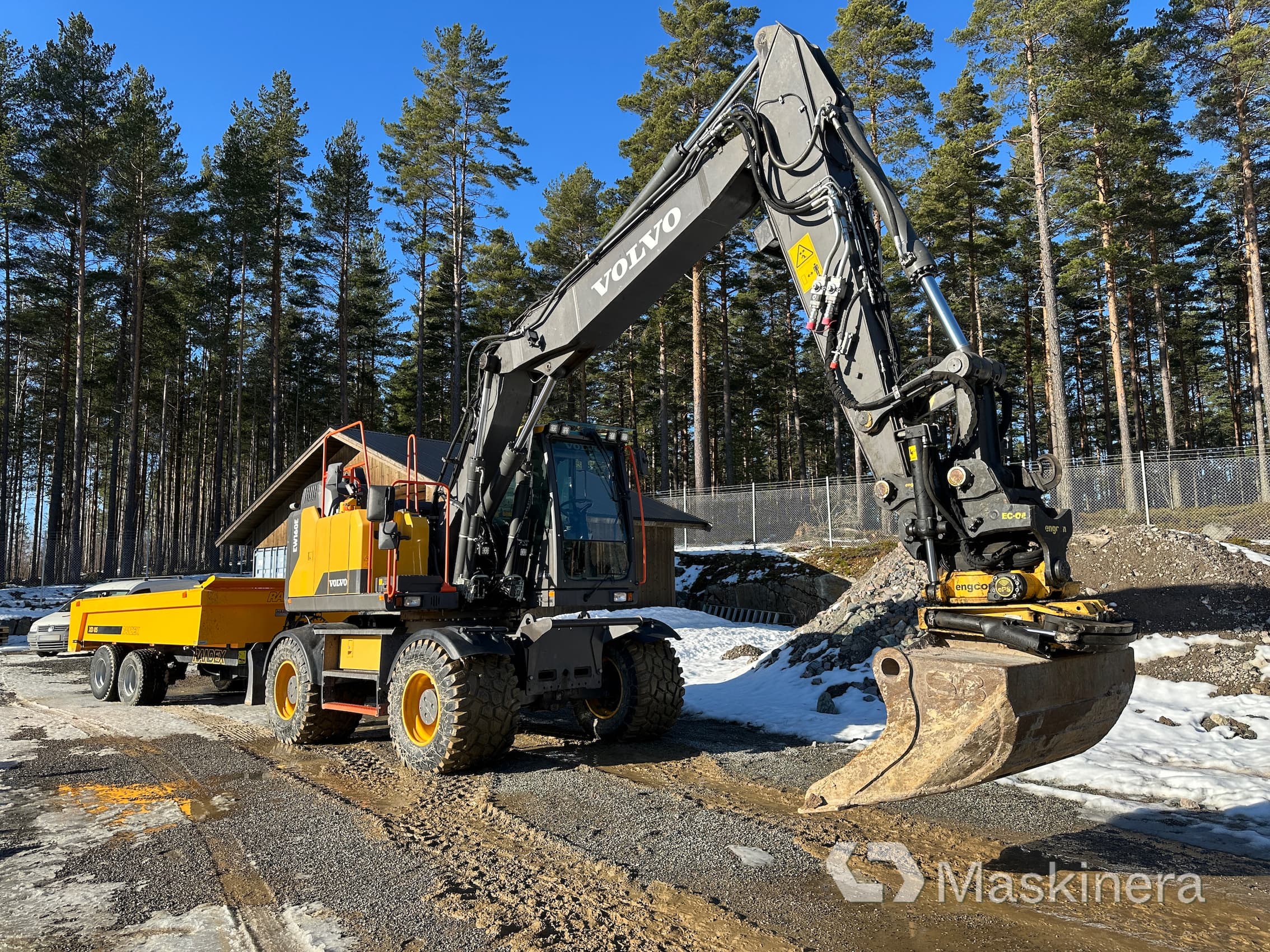 Hjulgrävare Volvo EW160E med tillbehör